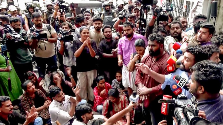 95-100% Similarity In 'Guess Paper' Questions Compared To NEET Paper: Sources
