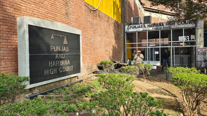 Teachers shouldn’t be forced to knock on High Court doors for LTC dues
